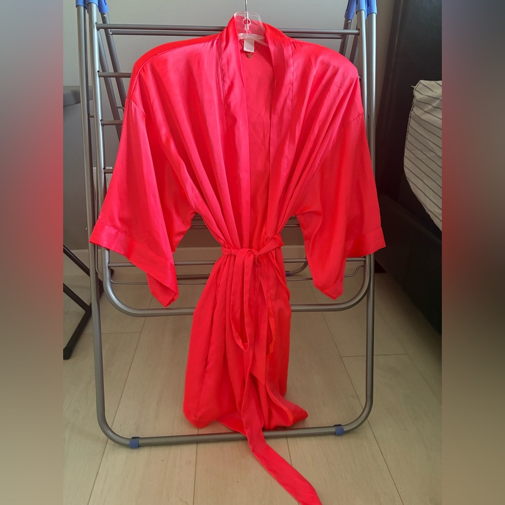 Victoria's Secret Bright Pink Robe Small